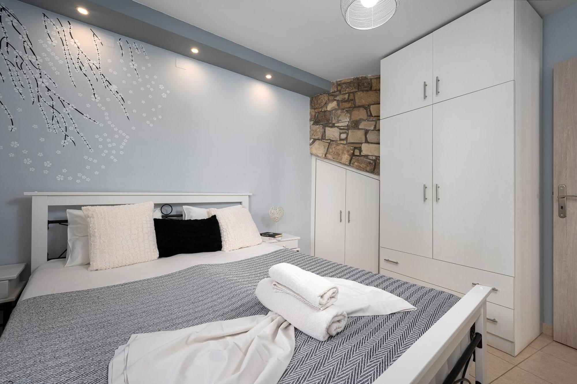 Milos Apartment Каламаки Экстерьер фото